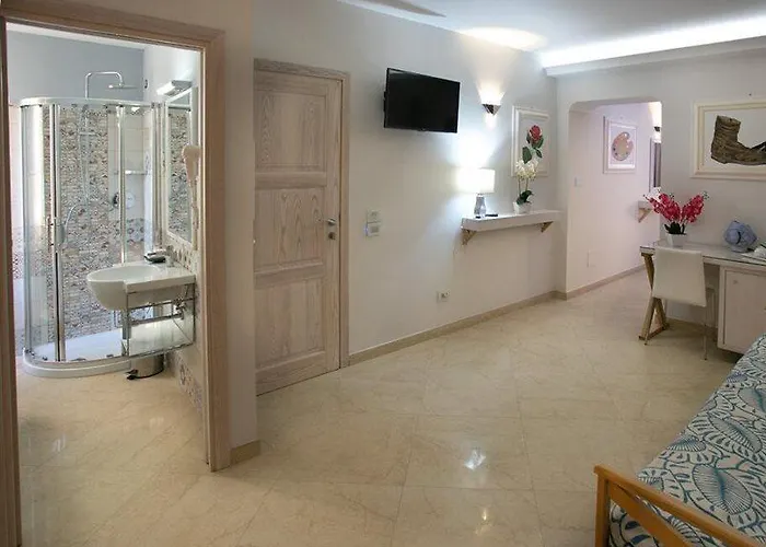 Residenza Donna Giovanna 4*