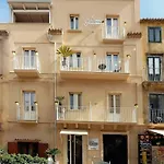 Residenza Donna Giovanna 4*