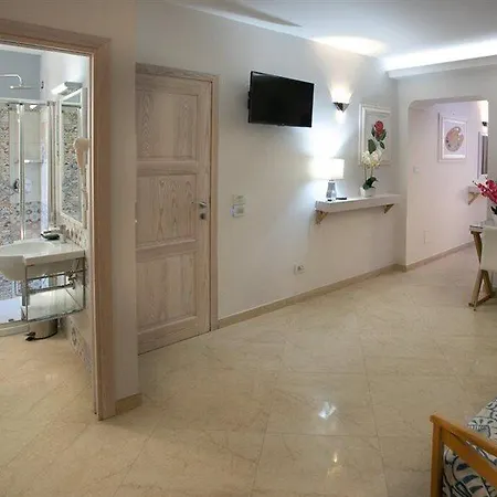 Residenza Donna Giovanna 3*