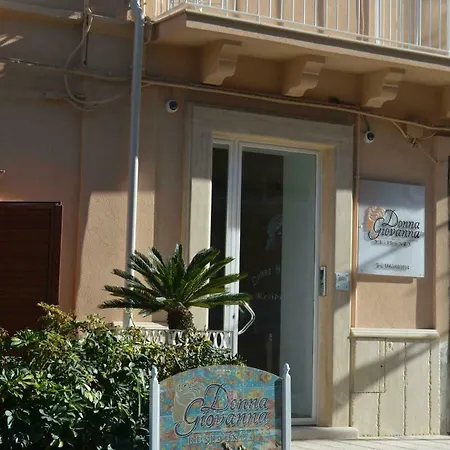 Residenza Donna Giovanna Affittacamere 3*